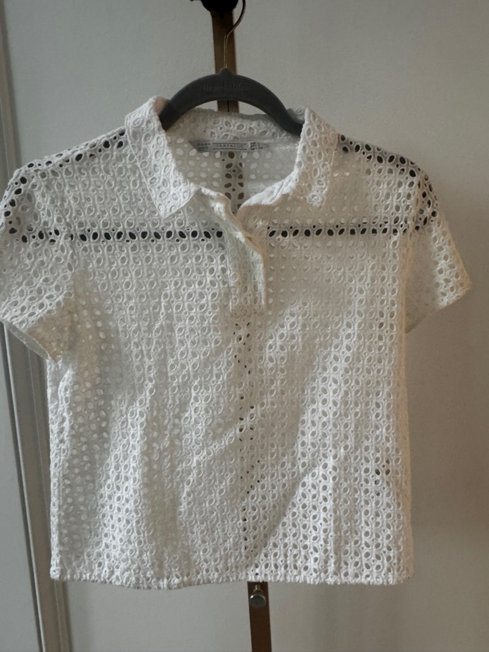 Zara Trafaluc White Eyelet Pullover Polo Style Short  Sleeve Shirt Top Women S